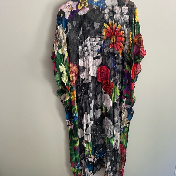 Agua Bendita hand headed cover up - Picture 12 of 16